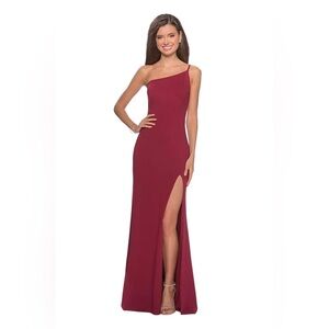 La Femme One-Shoulder Jersey Gown in Burgundy